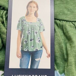 Nwt women’s lucky brand square neck floral knit top